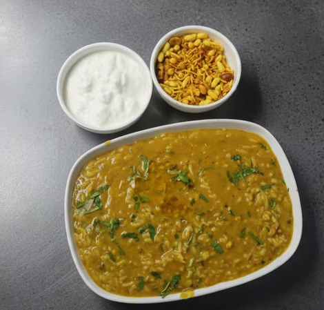 Dal Khichadi (Plain-Masala)