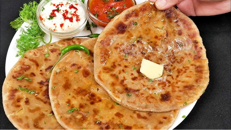 Amritsari Aloo Paratha With Curd